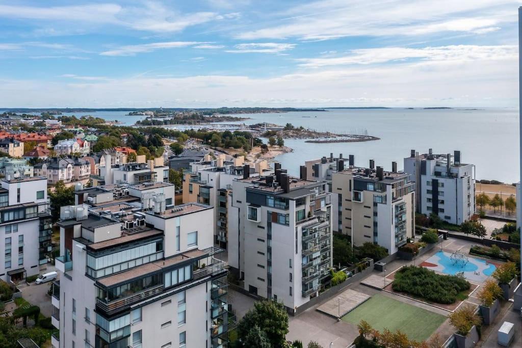 Spacious Home With Four Terrace, Sauna, Sea View Helsingfors Exteriör bild