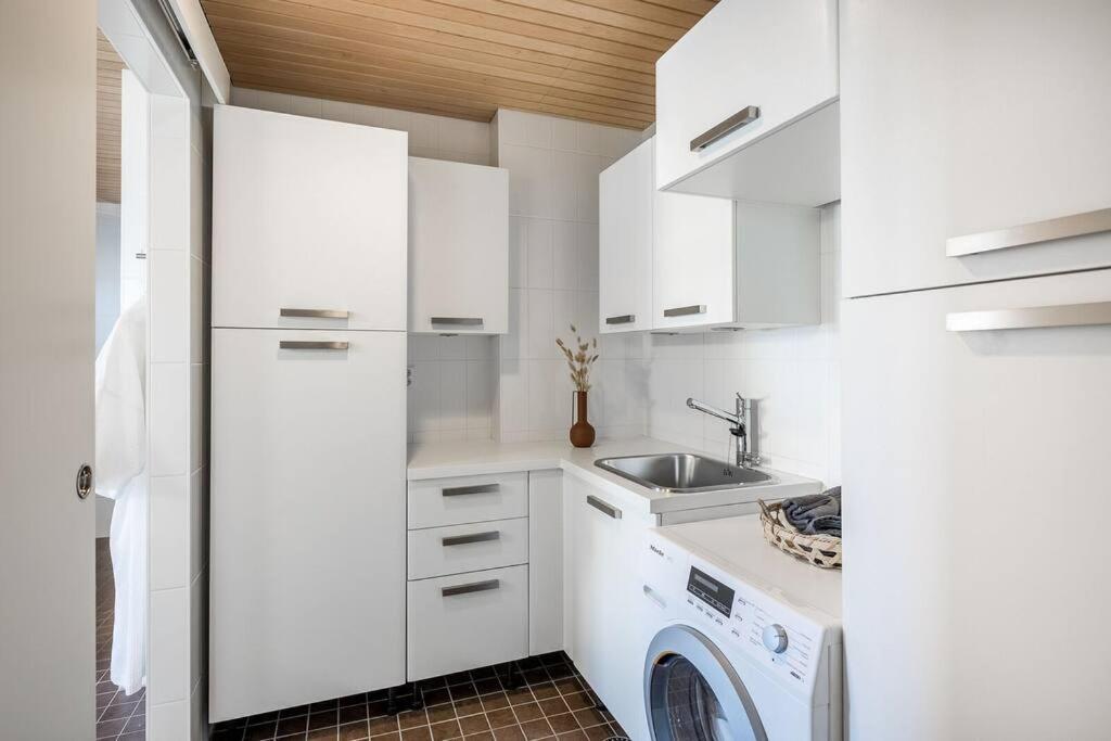 Spacious Home With Four Terrace, Sauna, Sea View Helsingfors Exteriör bild