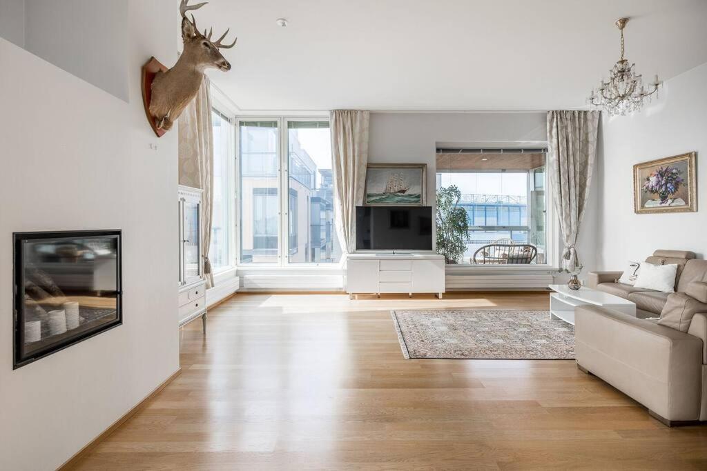 Spacious Home With Four Terrace, Sauna, Sea View Helsingfors Exteriör bild