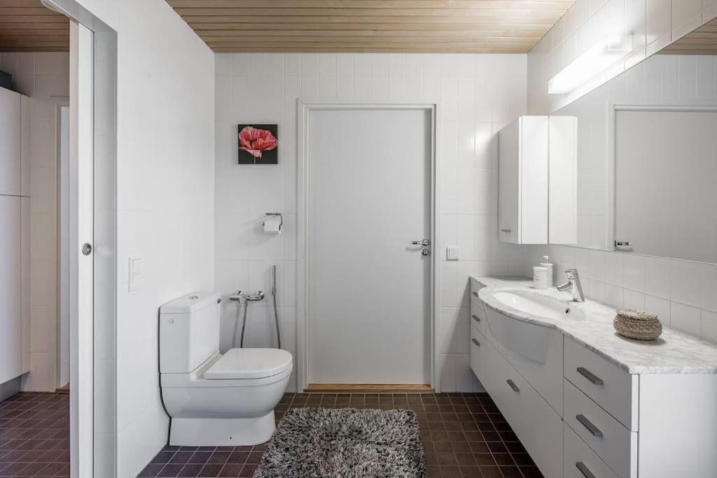 Spacious Home With Four Terrace, Sauna, Sea View Helsingfors Exteriör bild