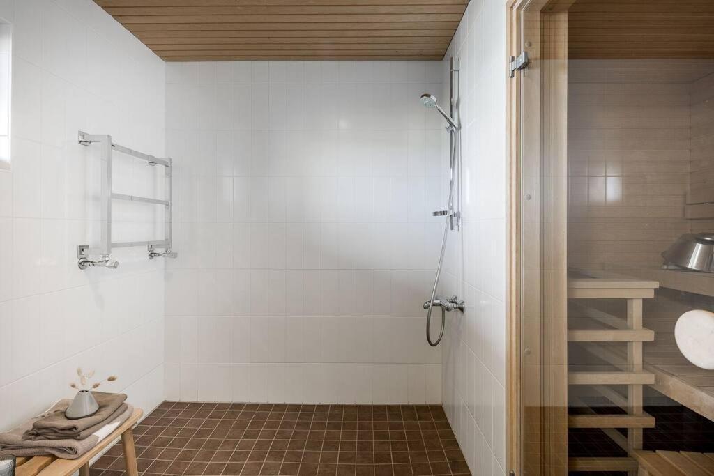 Spacious Home With Four Terrace, Sauna, Sea View Helsingfors Exteriör bild
