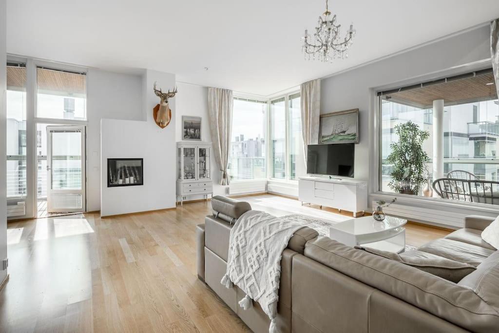 Spacious Home With Four Terrace, Sauna, Sea View Helsingfors Exteriör bild